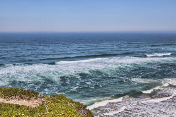 Vista de la costa del océano Atlántico .Sintra Portugal — Foto de Stock