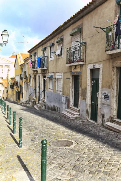 Utca a régi város, Lisszabon, Portugália — Stock Fotó