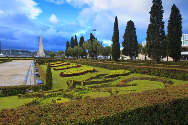 Park in front of jeronimos monastery, Lisbon — Stock Photo, Image