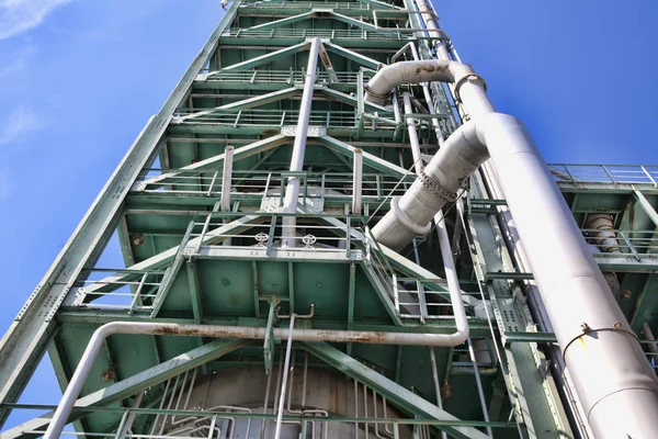 Chemical plant in the blue sky — Stock Photo, Image