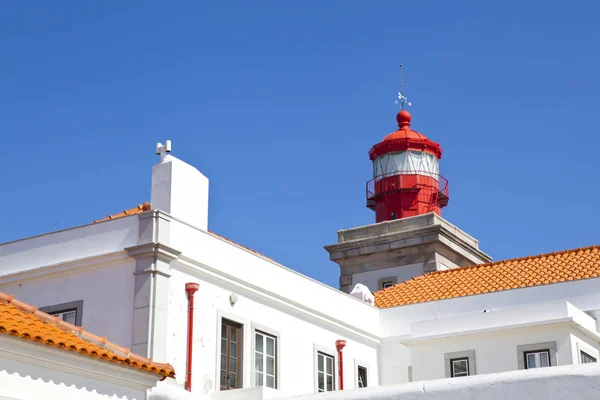 Faro en Cabo da Roca, Portugal, el cabo más occidental de cont —  Fotos de Stock