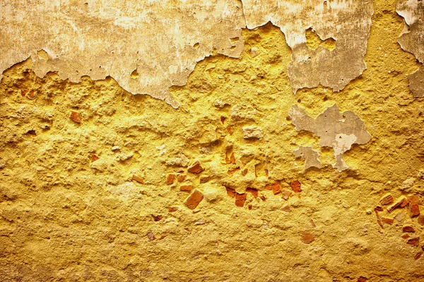 Staré špinavé ošklivé omítky na povrchu zdi — Stock fotografie