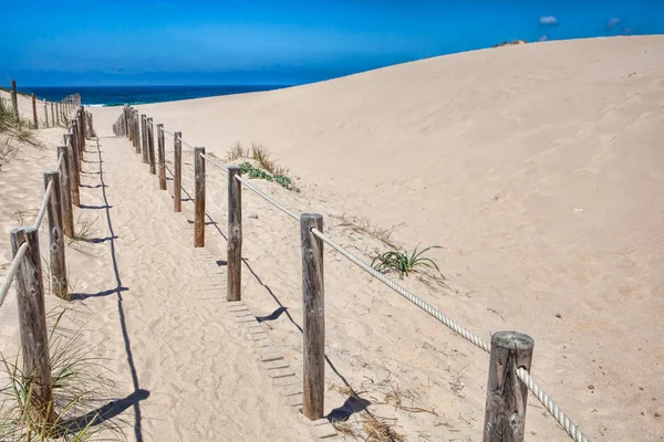 ahşap tahta yol yol kumlu plaj