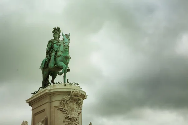Estatua del Rey José I en la Plaza del Comercio, Lisboa, Portugal — Foto de Stock