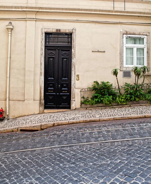 Lisszabon régi homlokzat, részlet egy régi utcai portugál, turizmus — Stock Fotó