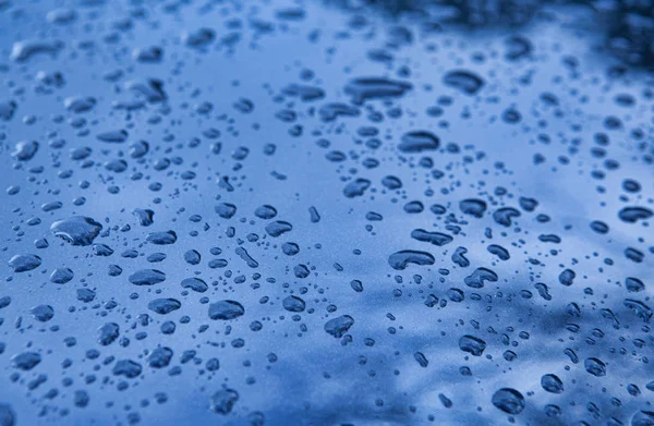 Gotas de agua sobre vidrio — Foto de Stock