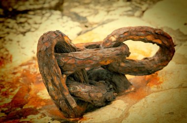 Bir gemide bir demirleme seçici odak, çapa zincirini