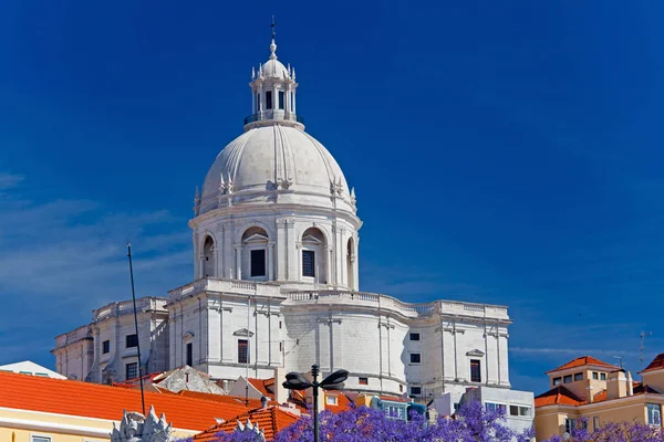 Nationale Pantheon - kerk van Santa Engracia in Lissabon, Portuga — Stockfoto