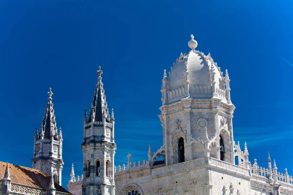 Mosteiro dos Jeronimos (Hieronymites klášter), se nachází v — Stock fotografie