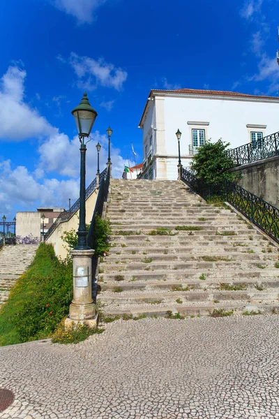 Παλιά σκάλες στη Λισαβόνα — Φωτογραφία Αρχείου