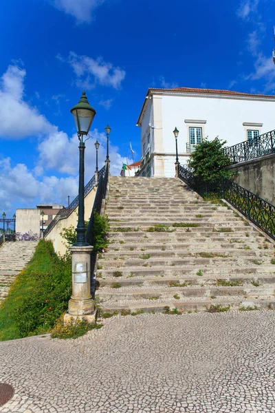 Gamla trappor i Lissabon — Stockfoto