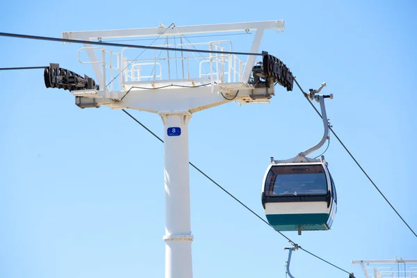 Cableway ในอุทยานแห่งชาติในลิสบอน, โปรตุเกส — ภาพถ่ายสต็อก