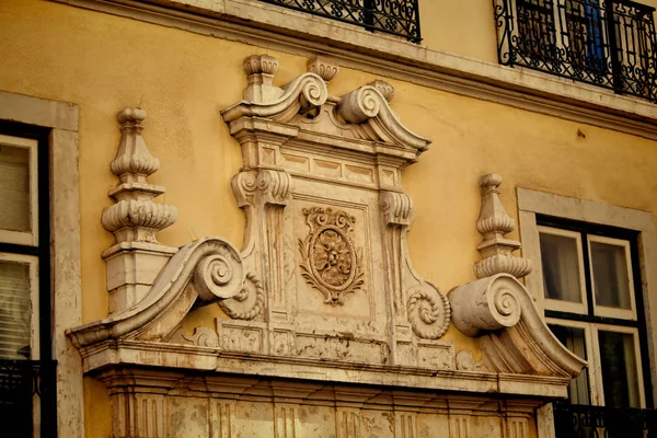 Detalhe da arquitetura antiga, em Lisboa . — Fotografia de Stock