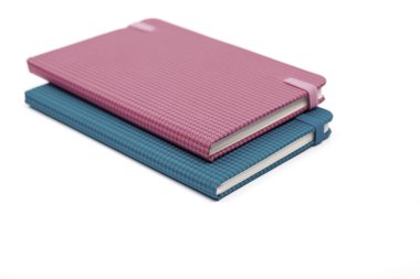 Not defteri beyaz arkaplanda izole edildi