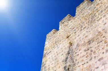 Taş duvar ve mavi gökyüzü, arka plan