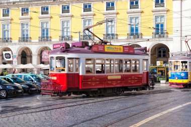 Lisbon, Portekiz - 10 Eylül. 2017. Bir kare Praça d tramvay