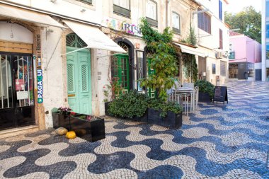 Cascais, Portekiz - 24 Eylül. 2017. Cascais sokak sahne. 