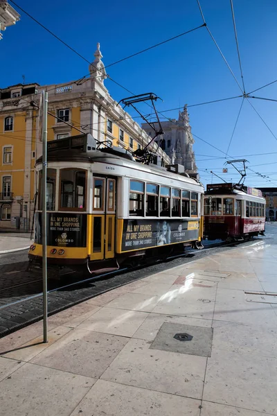 Lisbon, Portekiz - 10 Eylül. 2017. Bir kare Praça de tramvay