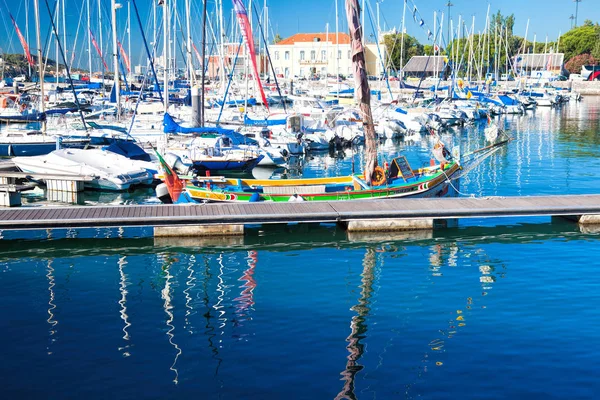 LISBONA, PORTOGALLO - SETTEMBRE 13. Nel 2017. Marina nel Belem nei — Foto Stock