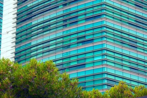 Modern building.Modern office building with facade of glass — Stock Photo, Image