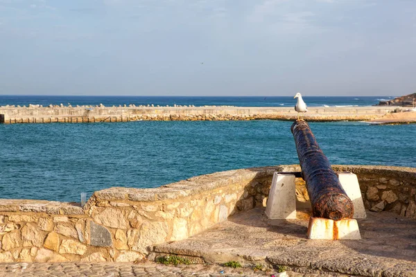 Costa atlantica portoghese. Spiaggia e scogli di Ericeira — Foto Stock