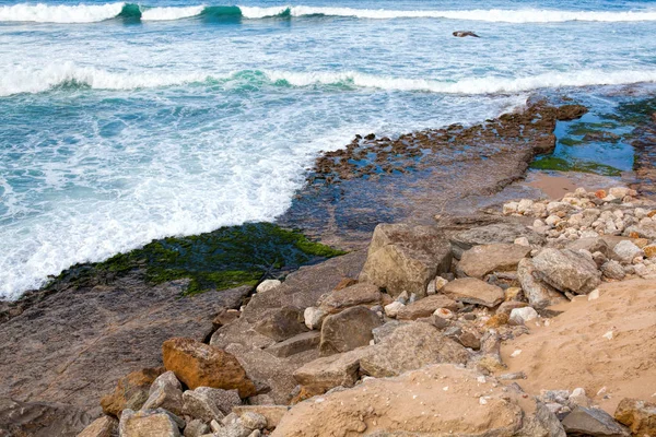 Costa Atlántica Portuguesa. Playa y rocas de Ericeira —  Fotos de Stock