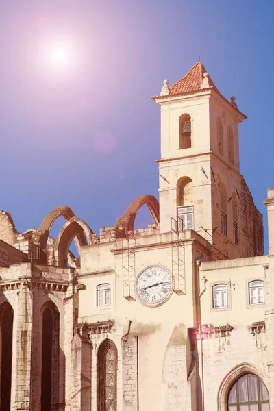 Iglesia del Carmo - ruinas en Lisboa, Portugal . — Foto de Stock