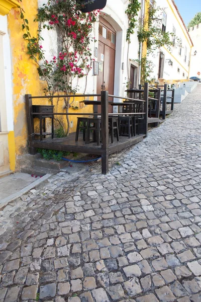 Smal gata i den medeltida portugisiska staden obidos — Stockfoto