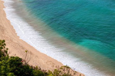 Kum plaj arka plan dalga