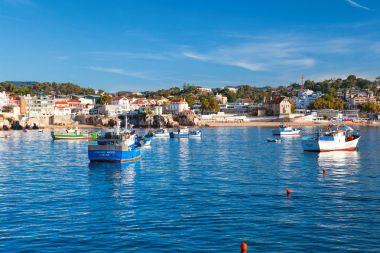 Cascais, Portekiz - 24 Eylül. 2017. Yat, yelkenli tekneler ve