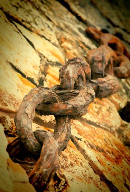 Bir gemide bir demirleme seçici odak, çapa zincirini