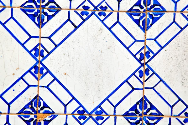 Typical Portuguese decorations with colored ceramic tiles . — Stock Photo, Image