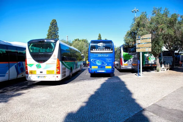 LISBOA, PORTUGAL - SETEMBRO 13. Em 2017. vista de ônibus de passeio estacionado — Fotografia de Stock
