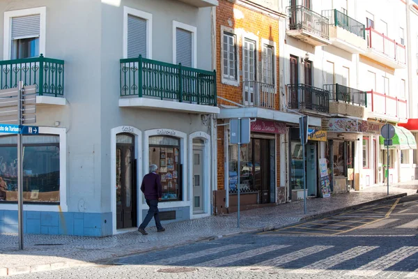 Nazaré, Portugal - 5 November 2017: Street view i Nazare. Staden — Stockfoto