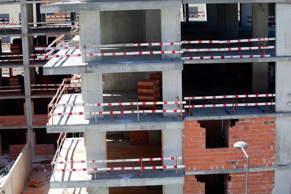 Moderna struttura in calcestruzzo, edificio in costruzione  . — Foto Stock