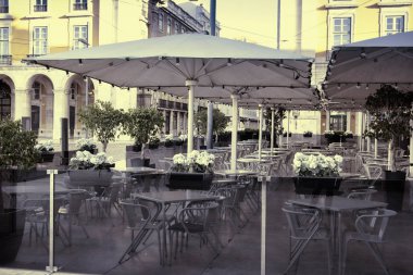 Açık Sokak kafe tablolar Lizbon