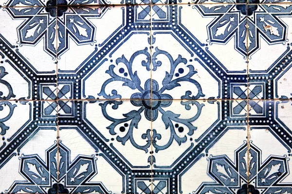 Typowy płytki dekoracyjne, antycznymi kafelkami szczegółowo Lizbona, sztuki i d — Zdjęcie stockowe