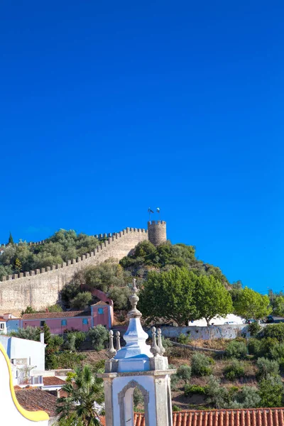 Άποψη της μεσαιωνικής πόλης Όβιδος μια όμορφη καλοκαιρινή μέρα — Φωτογραφία Αρχείου