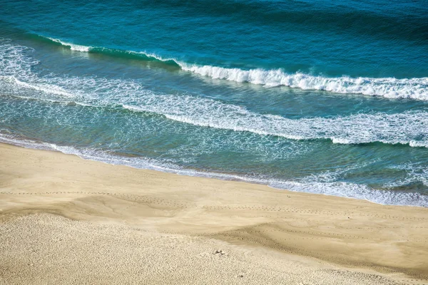 沙滩上的海浪 . — 图库照片