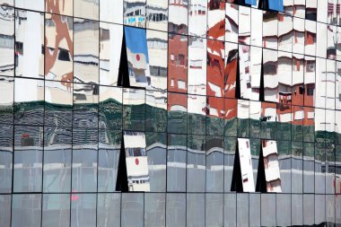 Modern bina. Modern ofis binası ile cam cephe