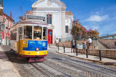 Lisbon, Portekiz - 14 Eylül. 2017. CIT Vintage tramvay