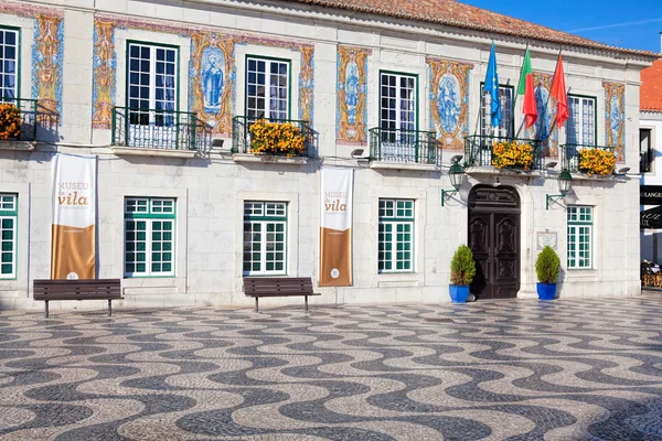 CASCAIS, PORTUGAL - SEPTEMBER 24 . 2017 . Town Hall decorated wi — Stock Photo, Image
