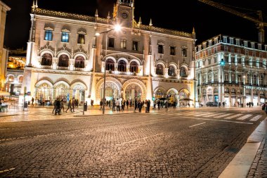 Lizbon - 01 Nisan 2018: Rossio tren istasyonu. Eski Merkezi