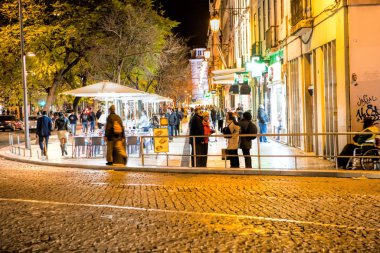 Lizbon - 01 Nisan 2018: Rua Augusta Street akşam, 