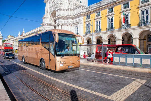 Lisbon, Portekiz - 10 Eylül. 2017. Praça do Comercio o