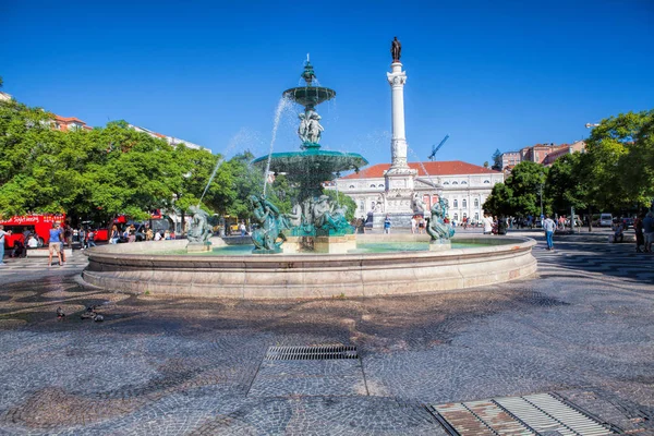 LISBOA, PORTUGAL - SEPTIEMBRE 10. 2017. Fuente en el Rossio — Foto de Stock