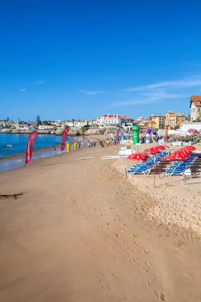 CASCAIS, PORTUGAL 24 DE SEPTIEMBRE. 2017. Vista de una playa en el — Foto de Stock