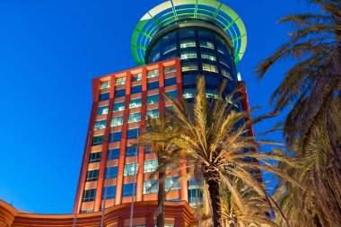 Colombo alışveriş merkezi Lizbon'da. İber Yarımadası'nın en büyük alışveriş merkezi yapım o 1997 yılında açılan Colombo.