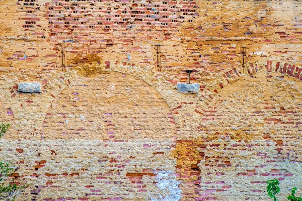 Red brick wall on the abandoned old factory — Stock Photo, Image
