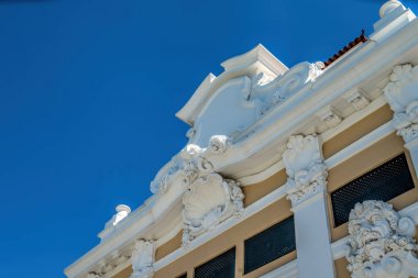 Tarihi bina Cephesi Lizbon mimari dekorasyon ile kapatmak